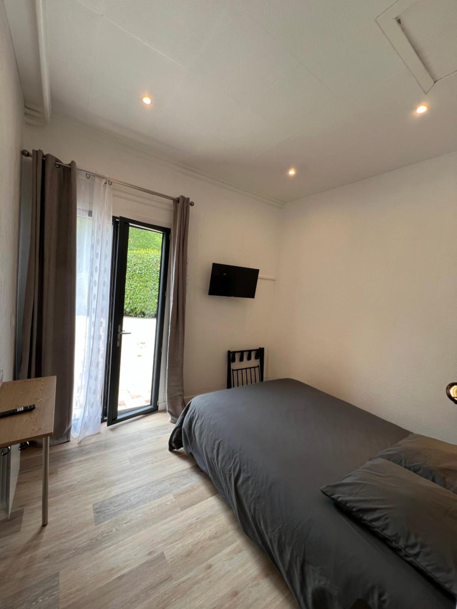 Complexe Les 4 Saisons Hotell Oust Eksteriør bilde