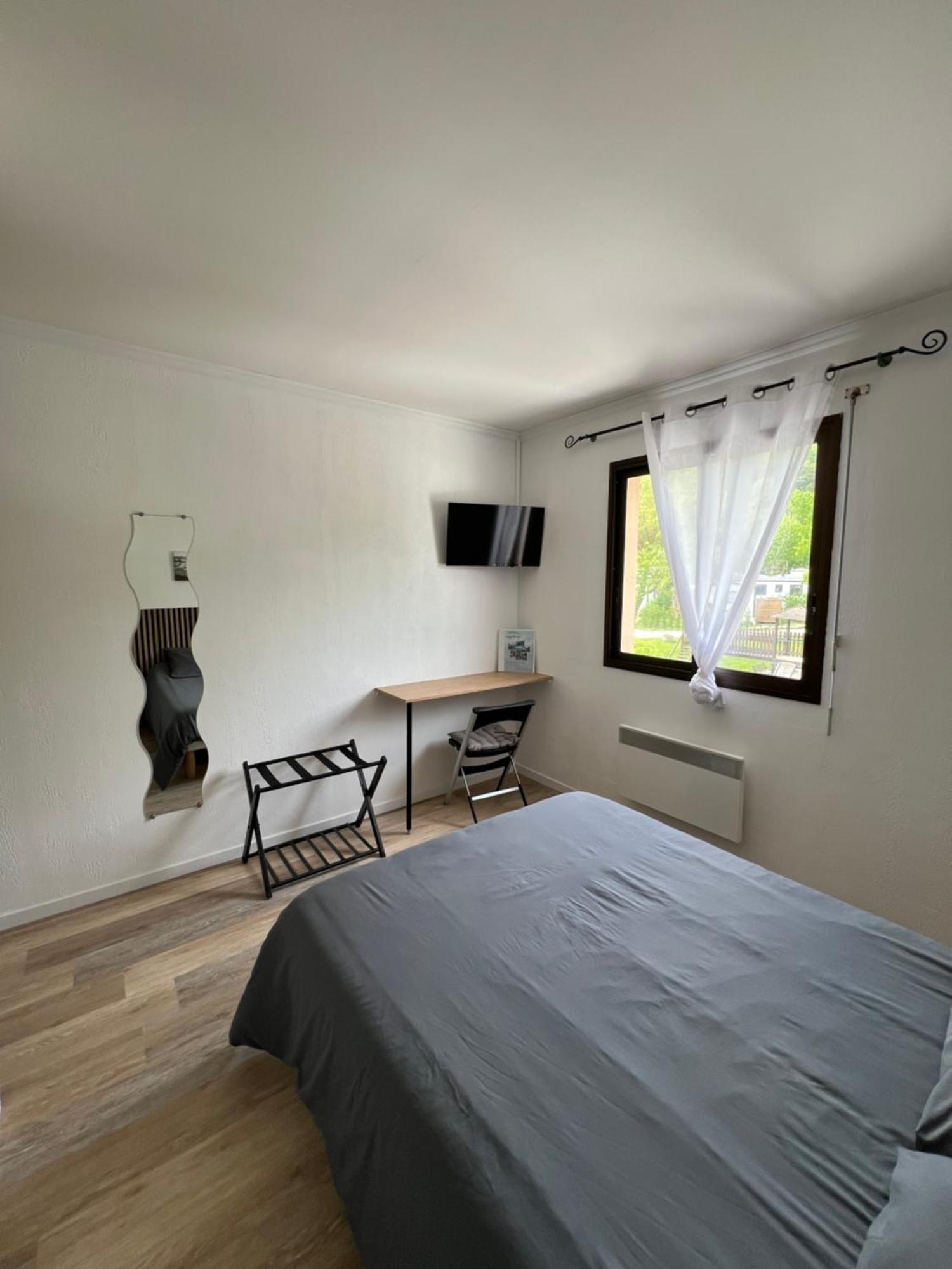 Complexe Les 4 Saisons Hotell Oust Eksteriør bilde